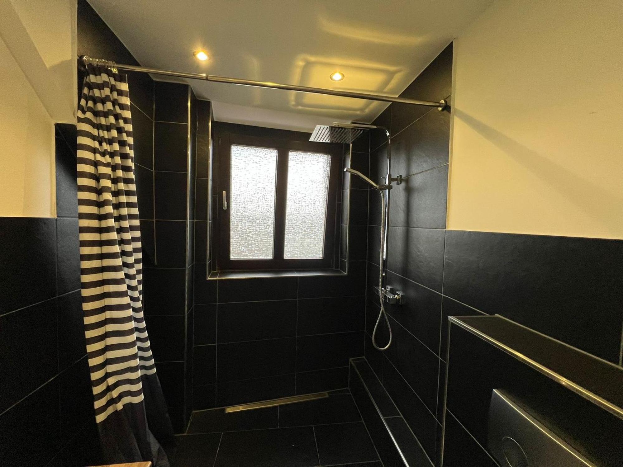 Wu Flats Wuppertal
